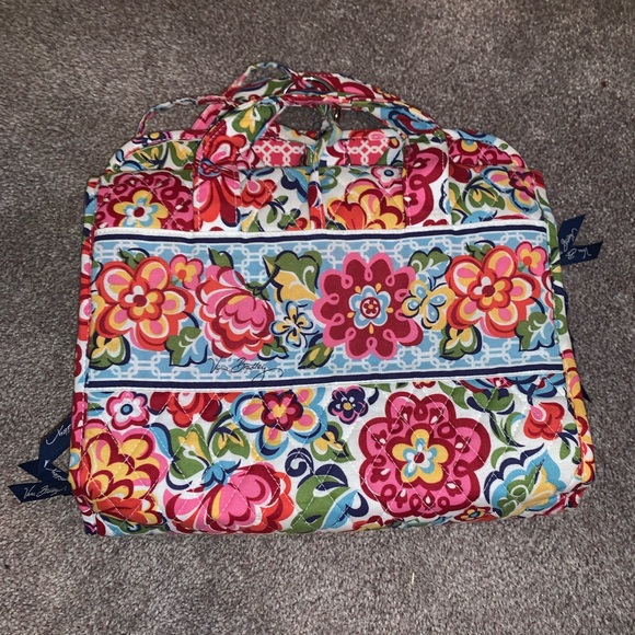 Vera Bradley Handbags - VERA BRADLEY HANGING COSMETIC BAG